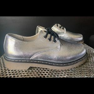 New No 📦 Silver Metallic Oxford Girls